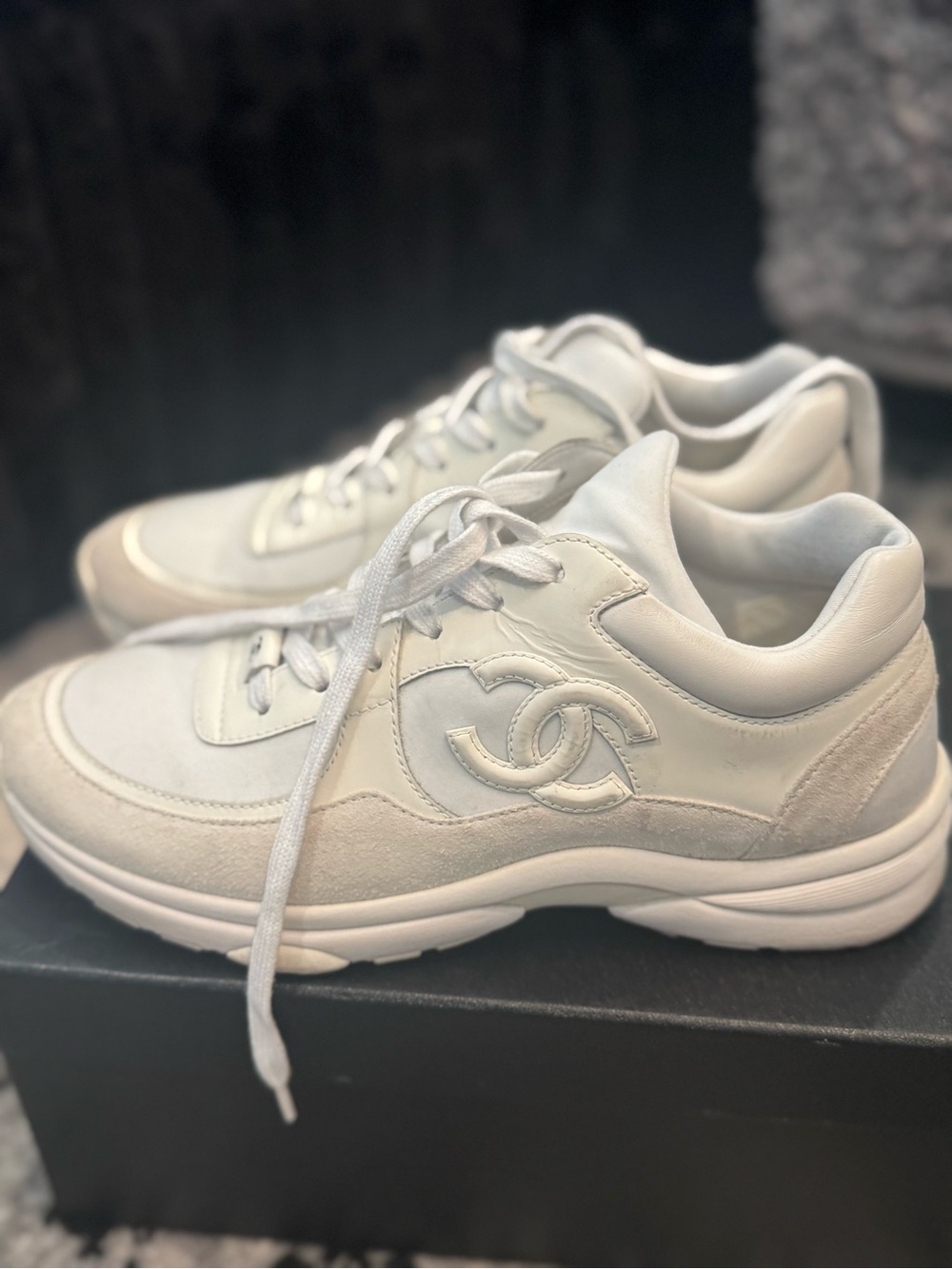 CHANEL White Women's Low-Top Sneakers - Picture 7 of 10
